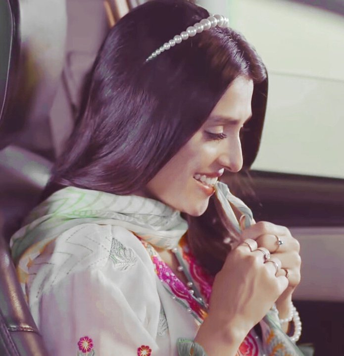 SRKsBreath's tweet photo. Meenu
HAPPY BIRTHDAY AYEZA https://t.co/KpIxdiWK1u