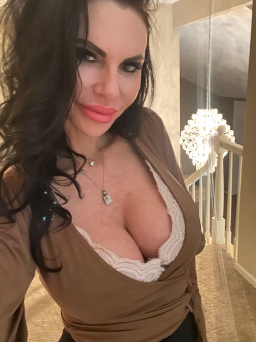 Why don't you take me out to dinner tonight?  💖Visit my bio for dessert options💖 https://t.co/rMZuNY<a href="/tag/mvsales"class="tags"><span>#mvsales</span></a>
