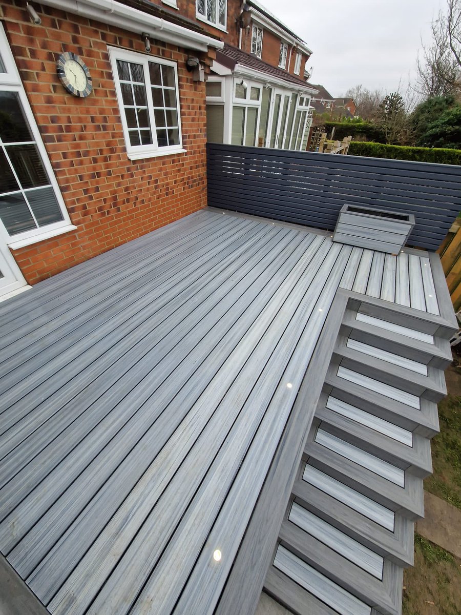 HeritageDecking's tweet image. ☀️January 2024 &amp;amp; our first deck completed ✅
☀️As experienced decking specialists you can trust that we know how to turn an idea or vision into a reality 😊
☀️As Trex Pro Platinum Installers, this incredible transformation was built to perfection using Trex ✅