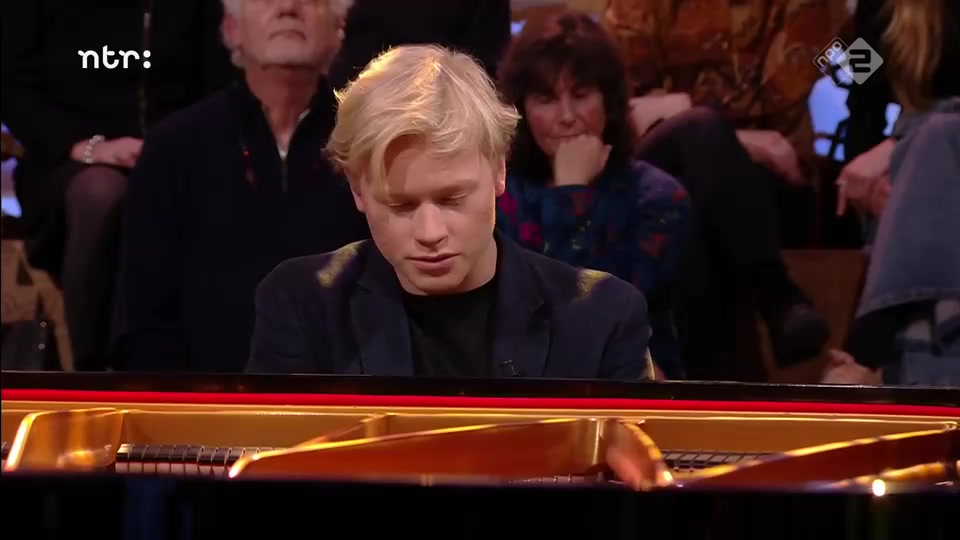 Podium_Klassiek's tweet photo. Een temperamentvolle uitzending! Laat ons weten wat je van de diverse optredens vond. #podiumklassiek https://t.co/nc6UBsMYyj