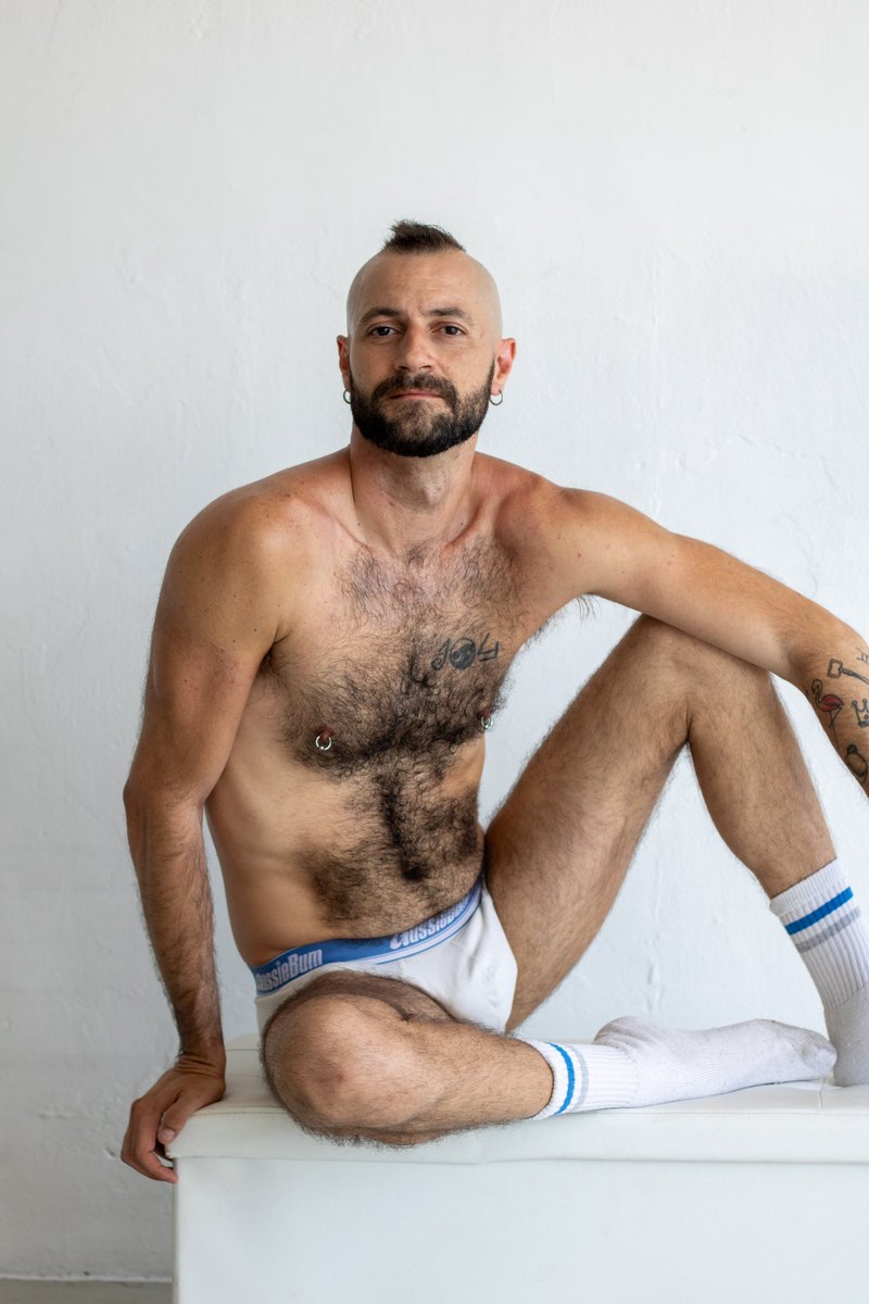 equisphoto's tweet photo. - BLUE - 💙 @el_muso_H
📸 @byiosuolabarria
https://t.co/hVwrfzLdmD
#basqueanderotic #hunkboy #shirtless #shirtlessguys #shirtlessboys #underwear #slip #hunk #beard #hairy https://t.co/yEPcpmR1Cq