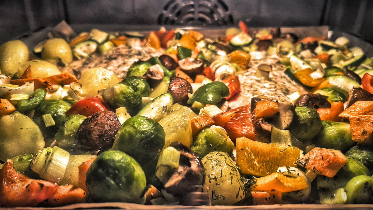 Lachs mit Honig/Dill/Senf und jede Menge Ofengemüse - Ihr könnt mir heute Abend gar nix mehr 🤩