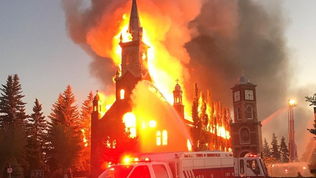 DailyMail's tweet photo. Nearly ONE HUNDRED churches across Canada have been torched or damaged after activists lied that 200 indigenous children were buried under Catholic schools https://t.co/XVutbvDmAV https://t.co/t2xcKNAPlz