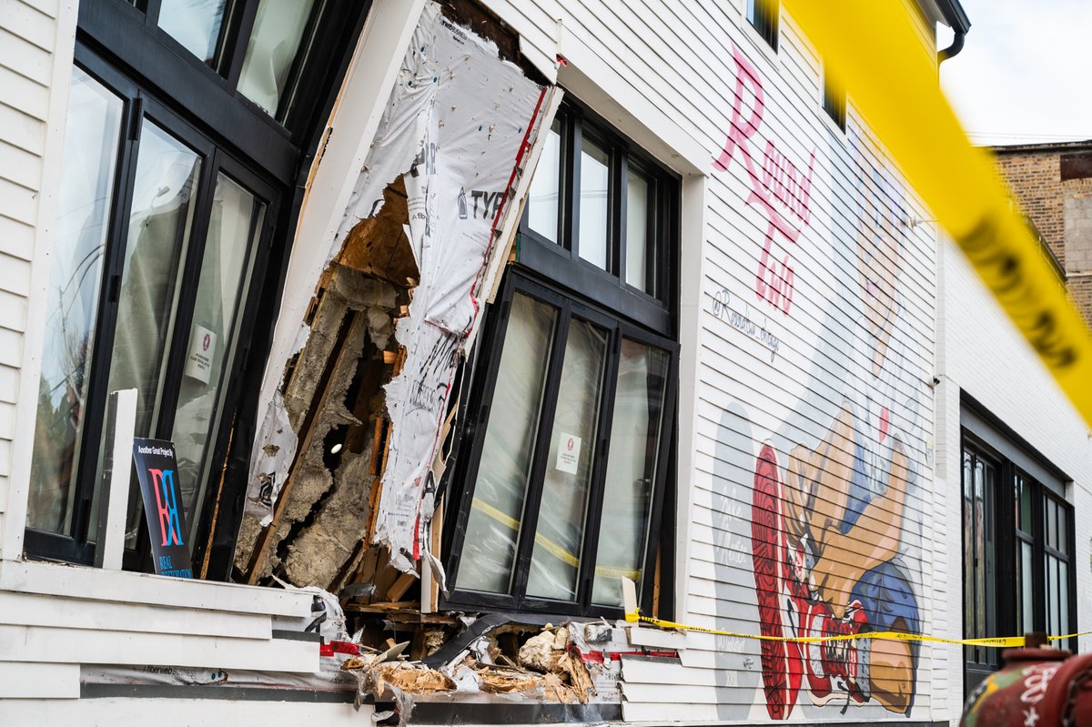 BlockClubCHI's tweet photo. The city may install barricades to prevent thieves from crashing cars into businesses, two aldermen said. https://t.co/guXrO4lFxA https://t.co/csN9haP8SO