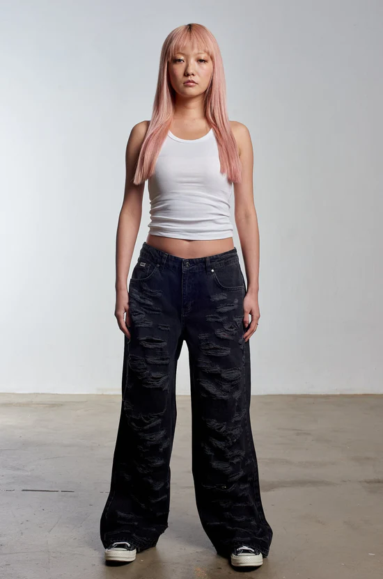 outfitsofgg's tweet photo. #LOONA #ARTMS #Heejin "Algorithm" 

👖ripped jeans from #TheRaggedPriest (can only find in black)
https://t.co/HKEtHjTFDJ

👖graffiti shorts from #PAX00100 (modified)
https://t.co/1XrPLQ1VDm

🏷️#oogg_LOONA ; #oogg_ARTMS #oogg_Heejin ; #oogg_theraggedpriest ; #oogg_PAX00100 https://t.co/sMAUPWayHR