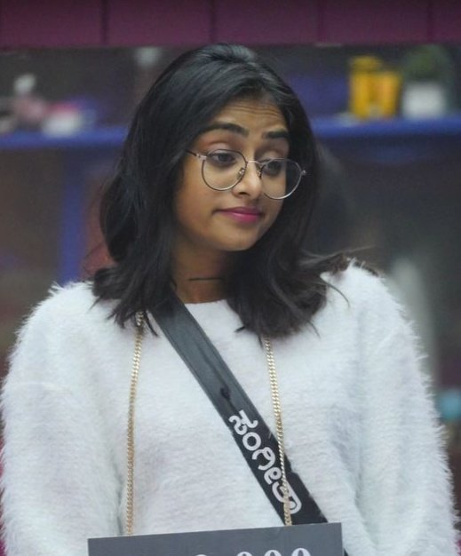 shabaazk601's tweet photo. Who Deserves to lift the trophy 🏆 
🔁RT for KARTHIK 
🧡Like for SANGEETHA 
#BBK10
DESERVING WINNER KARTHIK

KARTHIK                        SANGEETHA          
RT 🔁                                  LIKE♥️ https://t.co/UuF6YX9COz