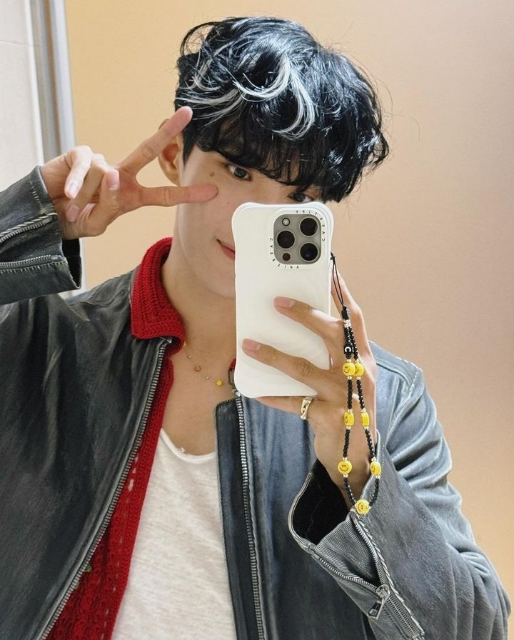 dksjcrumbs's tweet photo. #dksj 😊✌️ https://t.co/0ouJohuJJb