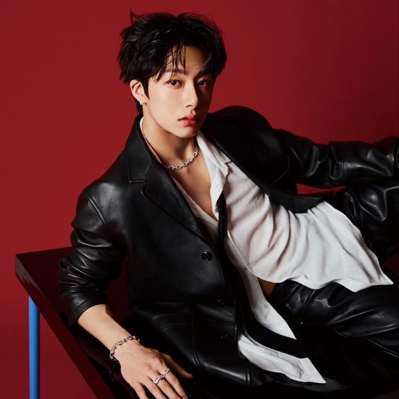 Koreaboo's tweet photo. Happy Birthday to MONSTA X's precious, Hyungwon! 🎂
We are are so excited to celebrate you today. You have grown so much and we are so proud of all the incredible things you've accomplished. We love you 🩷
#MONSTAX #몬스타엑스 #HBDtoHYUNGWON #겨울의따뜻한선물_형원데이 https://t.co/VLz7EmDQrJ