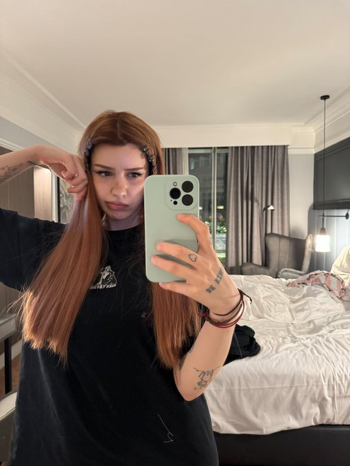 if you haven&rsquo;t watched my new vid yet idk what ur doing 🙄🙄 https://t.co/xI77VU5sNM