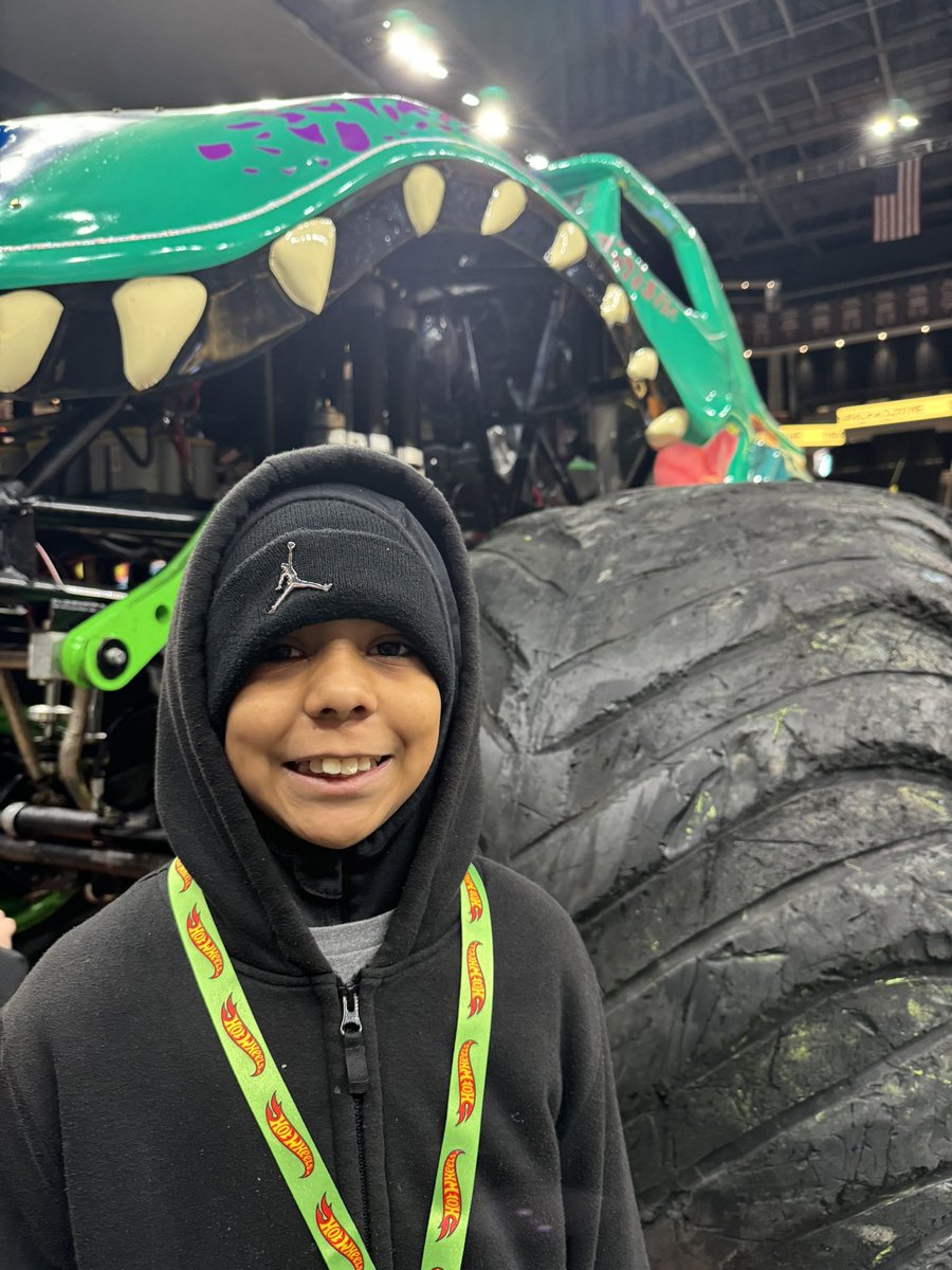 joehdz1995's tweet photo. #hotwheelsmonstertruckslive https://t.co/B35HoCmm0h