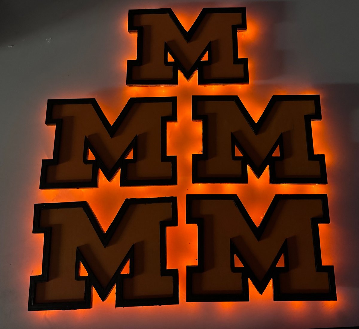 haa08's tweet image. My kids were asked to create gifts by the central office for our School Board Members to honor them for School Board Appreciation Month. Engraved Slate Coasters, 3D printed molds inlaid with tinted spackling, and backlit wood cutout logos. #glowforgeedu #makerbot