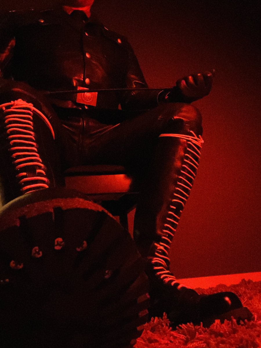 LeatherMaster88's tweet photo. I will break you, humiliate you and rob the last dignity you pretend to have! 

#findom #cashmaster #finsub #leather https://t.co/cp150pG6IR
