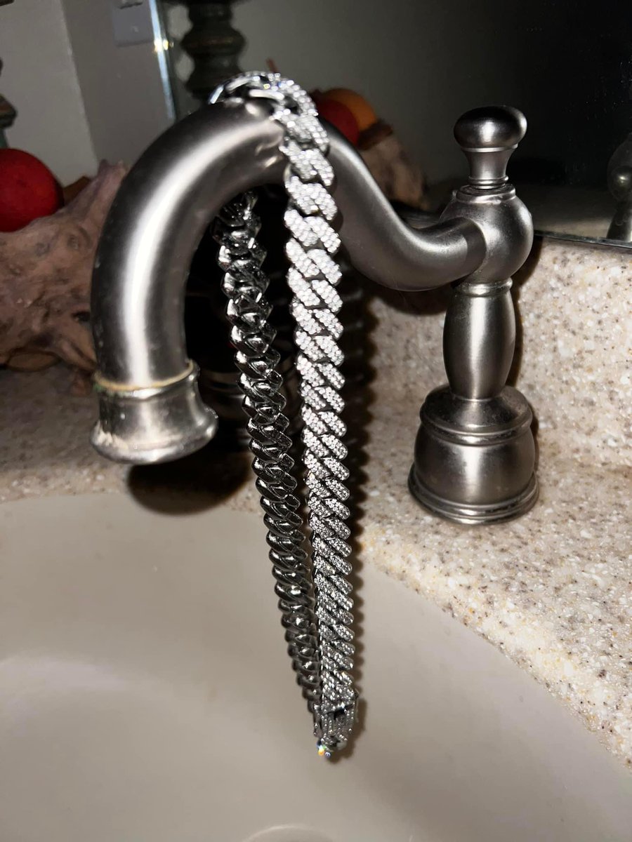 DFWBubbleBall's tweet image. Don’t forget to leave yalls sinks drippin this weekend
#coldweatherstyle #cozyseason #snowday❄️ 
#dfwmbb  #snowydays #snowytrees #snowylandscape #iceskate #icelandscape #cold❄ #colddrip #jewelry #style #jewelrystyle #jewelrysupplies #chainnecklace #icedoutjewelry #icedoutchain