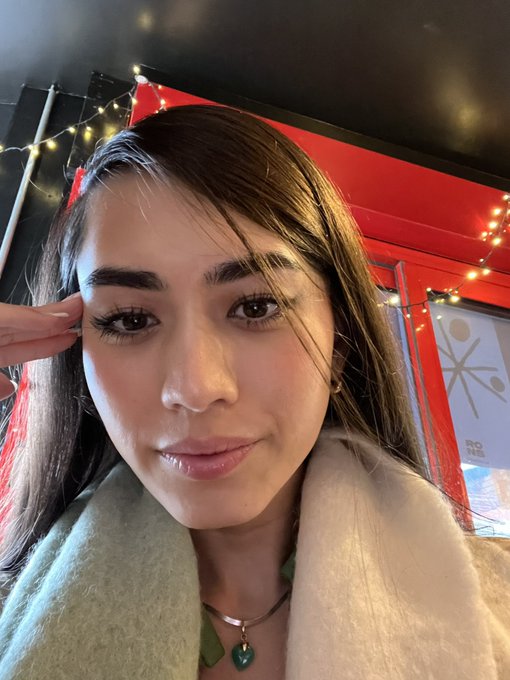 Watch Victoria Salvatore's leaked NSFW photo on TwXstars