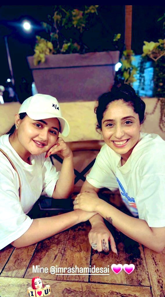 Besties ❤️‍🔥❤️‍🔥💘💘💘

#RashamiDesai #NehaBhasin #Rashamians @TheRashamiDesai