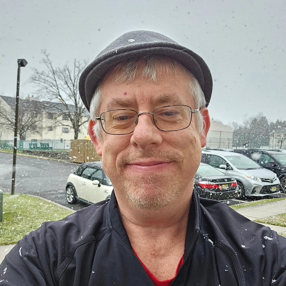 brian_bonafitz's tweet photo. It be squallin' outside right now!! 🌨❄️🌬🌨❄️🌬 #SundayFitz #Weekend #MiddletownNJ #DadLife #Snow #SnowSquall #January14th #FrozenFitz https://t.co/YbEFOyOOWo