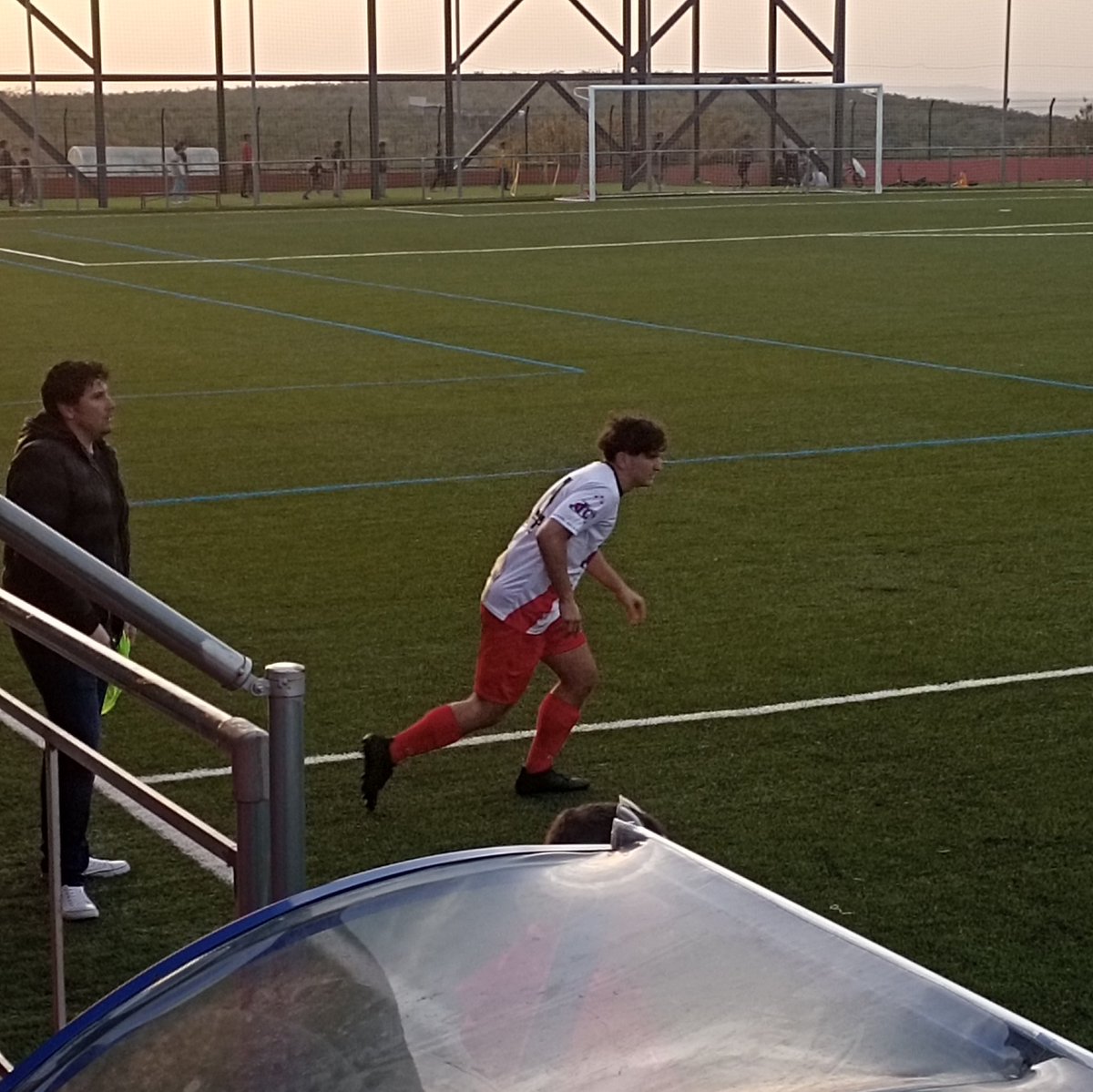 CAlbaida's tweet photo. ¡Debut destacado de Pablo Gallego en nuestro Senior! 🌟⚽ Jugador del juvenil, demostrando que en nuestro club, seguimos apostando por jugadores de nuestra cantera. ¡Enhorabuena Pablo! 👏🔴 #CanteraCDA https://t.co/QRHxsbR2P9