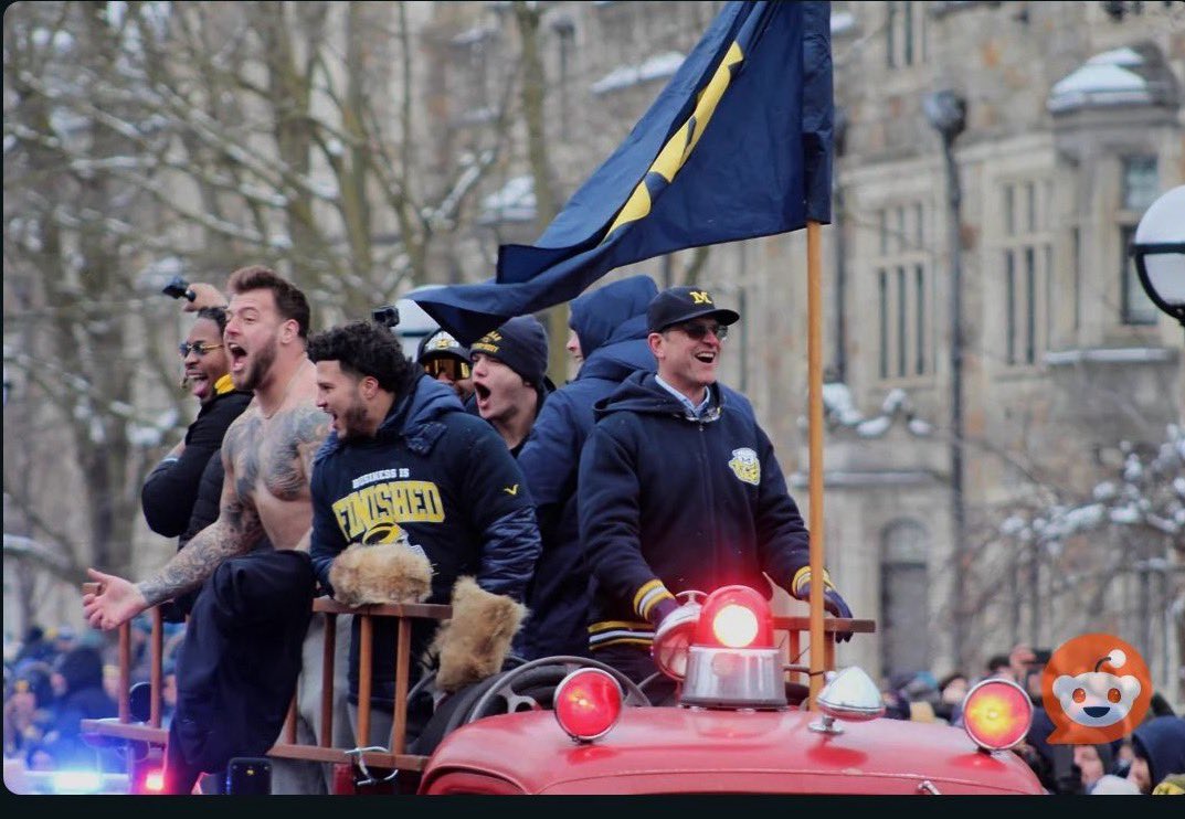 devonforreal's tweet photo. @jjmccarthy09 Go Blue https://t.co/aihQNFJnHy