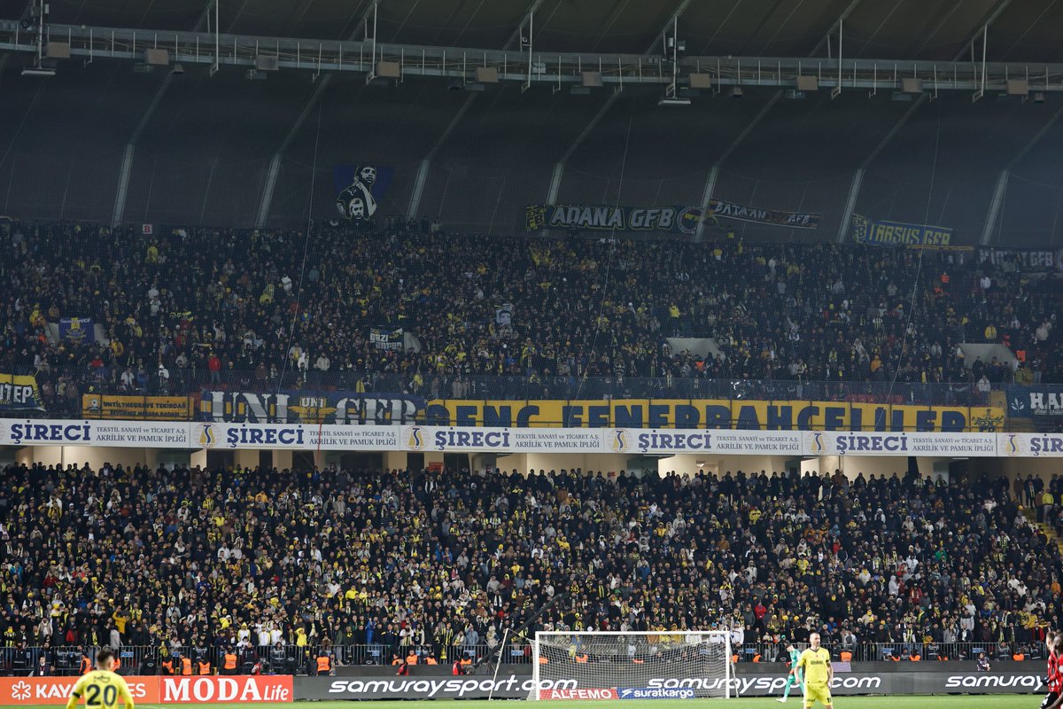 Ülkemizin dört bir yanından aşkını haykırmaya Gaziantep'e gelen Büyük Fenerbahçe Taraftarına sonsuz teşekkürlerimizle... 💛💙