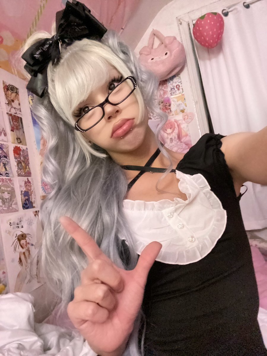 paymeiko's tweet photo. a face so cute &amp; innocent that will end up  leading u into financial ruin 🐽🎀
━━━━━━━♡♡━━━━━━━
financialdomination findom findomme https://t.co/B1lO1rAeem