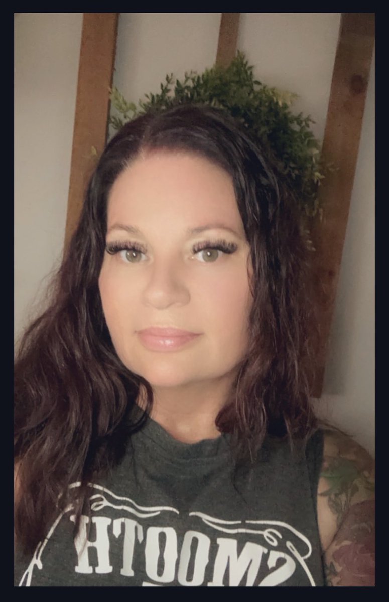 joannpip's tweet photo. QT a photo of a face you love
It took decades to love myself after all the shit life threw at me…cheers 🎉
#selflove #damnProud #lifeisgood https://t.co/b45NxcPnO4