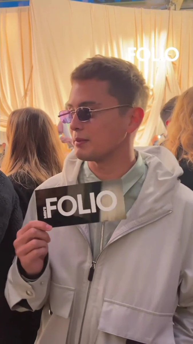 hourlyjamesreid's tweet photo. JAMES REID AT TODs MWF 

#JamesReid | James Reid | @tellemjaye
#TodsFW24 #MenFashionWeek #MFW2024 https://t.co/ypzqTTLZE9