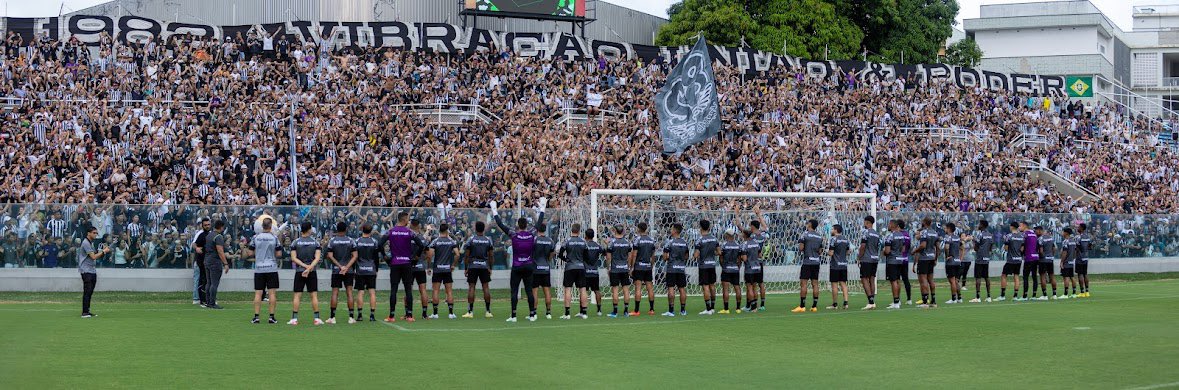 Barcelofacu's tweet photo. Increíble tarde con nuestra gente! Todos juntos ⚪️⚫️👊🏼 @CearaSC https://t.co/TdGJXkHwiL