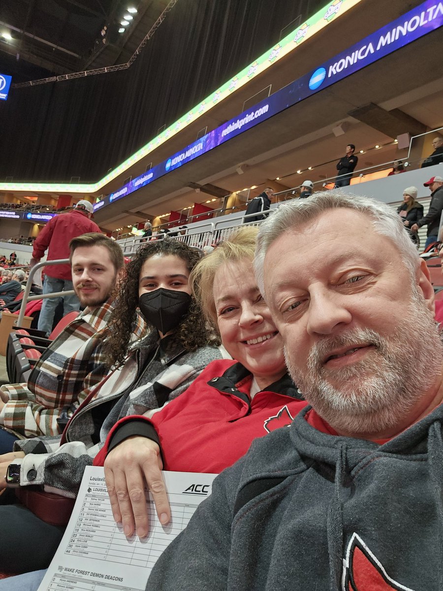 LarryWWade's tweet photo. Go Cards! #GoCards #L1C4 https://t.co/5GhTOIXD8S