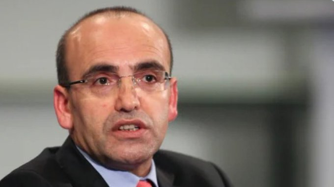 Mehmet Şimşek, Emekliye seyyanen zamma sıcak bakmıyormuş!

📌Daha bir kaç ay önce Somali'ye 30 milyon dolar hibeye sıcak bakmış,
📌Suriyelilere yapılan 1 milyon eve sıcak bakmış,
📌Parası bizden 17 kat değerli olan Azerbeycan'a 250 milyon hibeye sıcak bakmış,
📌Türk Hava Yolları