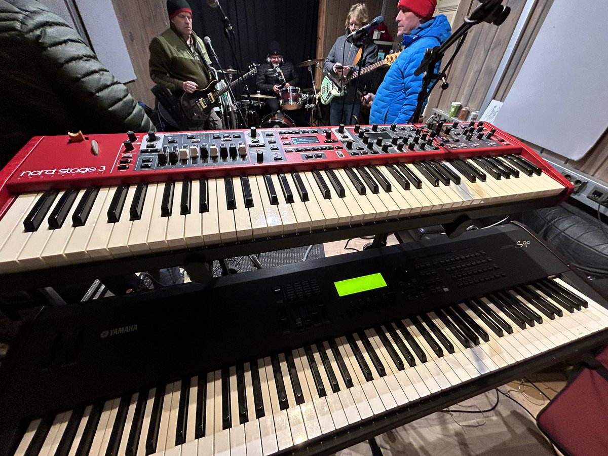 IsmoKoskela's tweet photo. Banditreeniä.
Kivaa on. Keikkaa tulossa. #RTBand https://t.co/t9ohE8MgI1