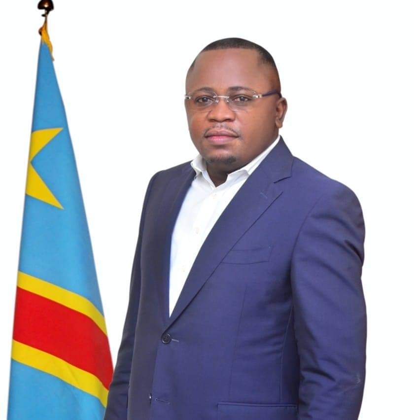 Enjeuxafricains's tweet photo. Flory #Mapamboli, proche collaborateur du ministre rd-#congolais des Finances, a été élu député national à #Kasongo_Lunda, dans la province du #Kwango. Lui aussi sous la bannière de l'#UDPS_Tshisekedi https://t.co/WVTo80XF2b