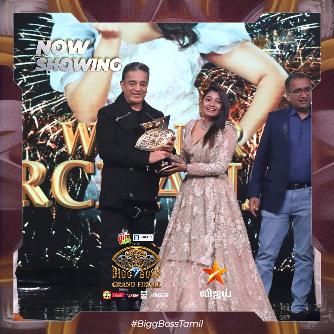 Ragvi_BTS's tweet photo. Congrats Archana☺️🎆🎇🎉🔥🔥🔥💜❤️🎉🎇
Well deserved🎉🎉🔥

#TeamB🔥🔥
#VJArchana
#BB7TitleWinnerArchana
#BiggBossTamil7 https://t.co/MJ3JjUJiIB