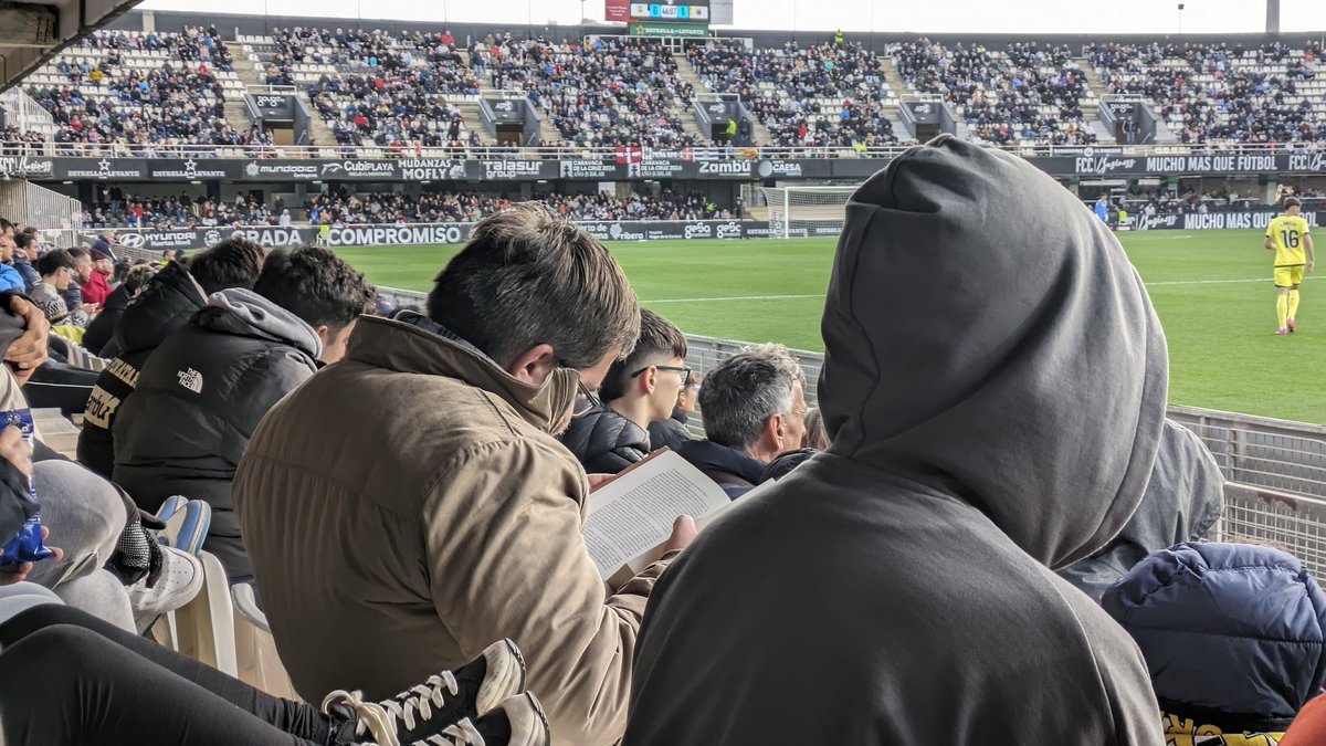 📖 La literatura será la salvación, <a href="/FCCartagena_efs/">FC Cartagena</a> #VamosCartagena #VamosEfesé #Efesé