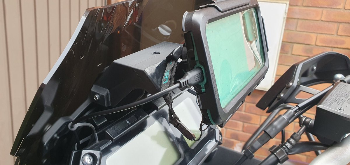McPheeMedia's tweet photo. Also fitted @Ultimateaddons USB charger phone case and mount perfect for my tours this year. #Ultimateaddons https://t.co/xXt8ejBNXj