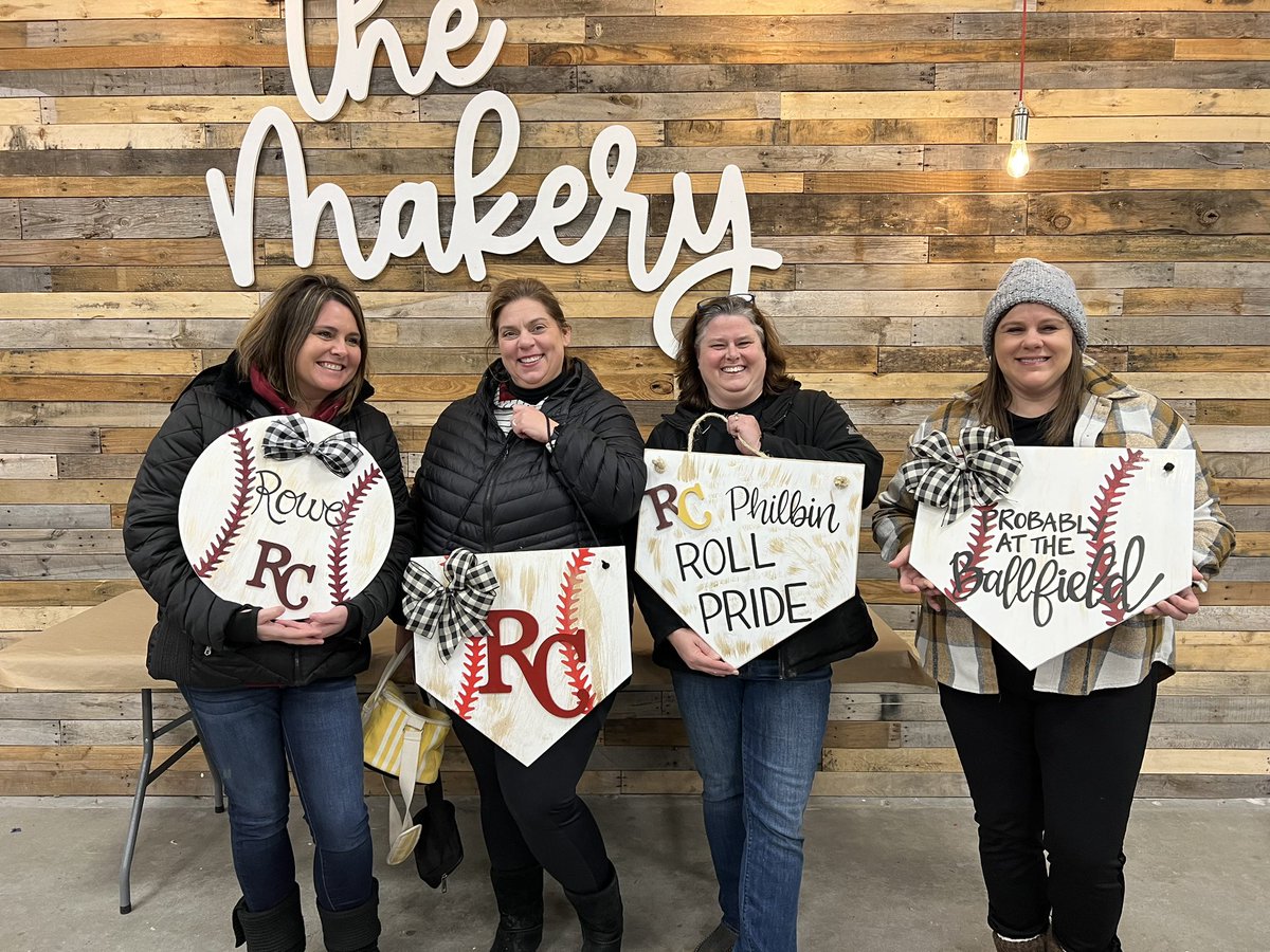 PrideRchs's tweet photo. The weather isn’t ⚾️ weather yet, so the ⚾️ parents decided to have a little get together.  The Moms made some cool signs, while the Dads all hung out until the Moms could join…that’s when the real fun happened!  #themakery #reportinn #baseballparentsarethebest #rchs #rollpride https://t.co/PD3pDwNyvS