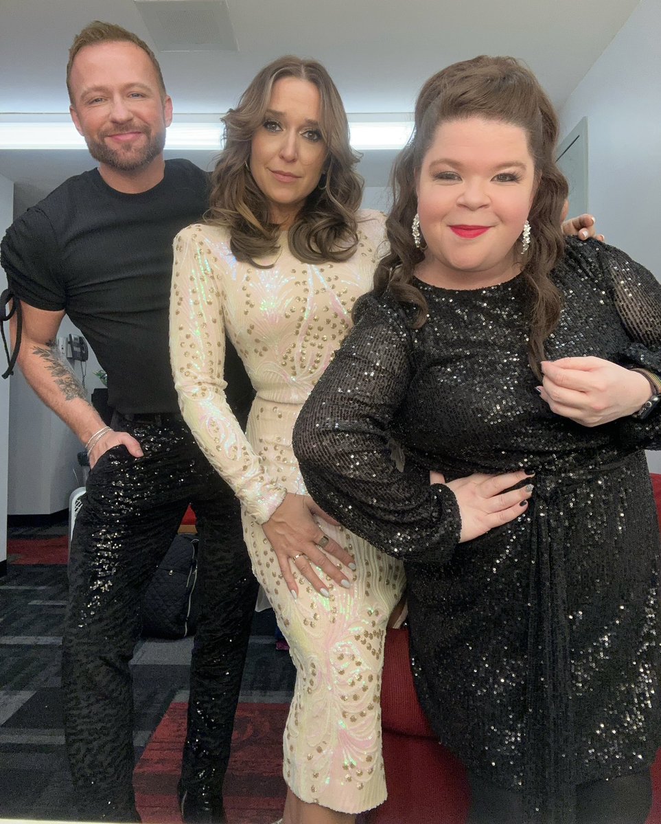 Ready 2 sparkle. <a href="/JessicaVosk/">Jessica Vosk</a> <a href="/MartyandMarissa/">Marty and Marissa</a> #Apap #beltingbesties