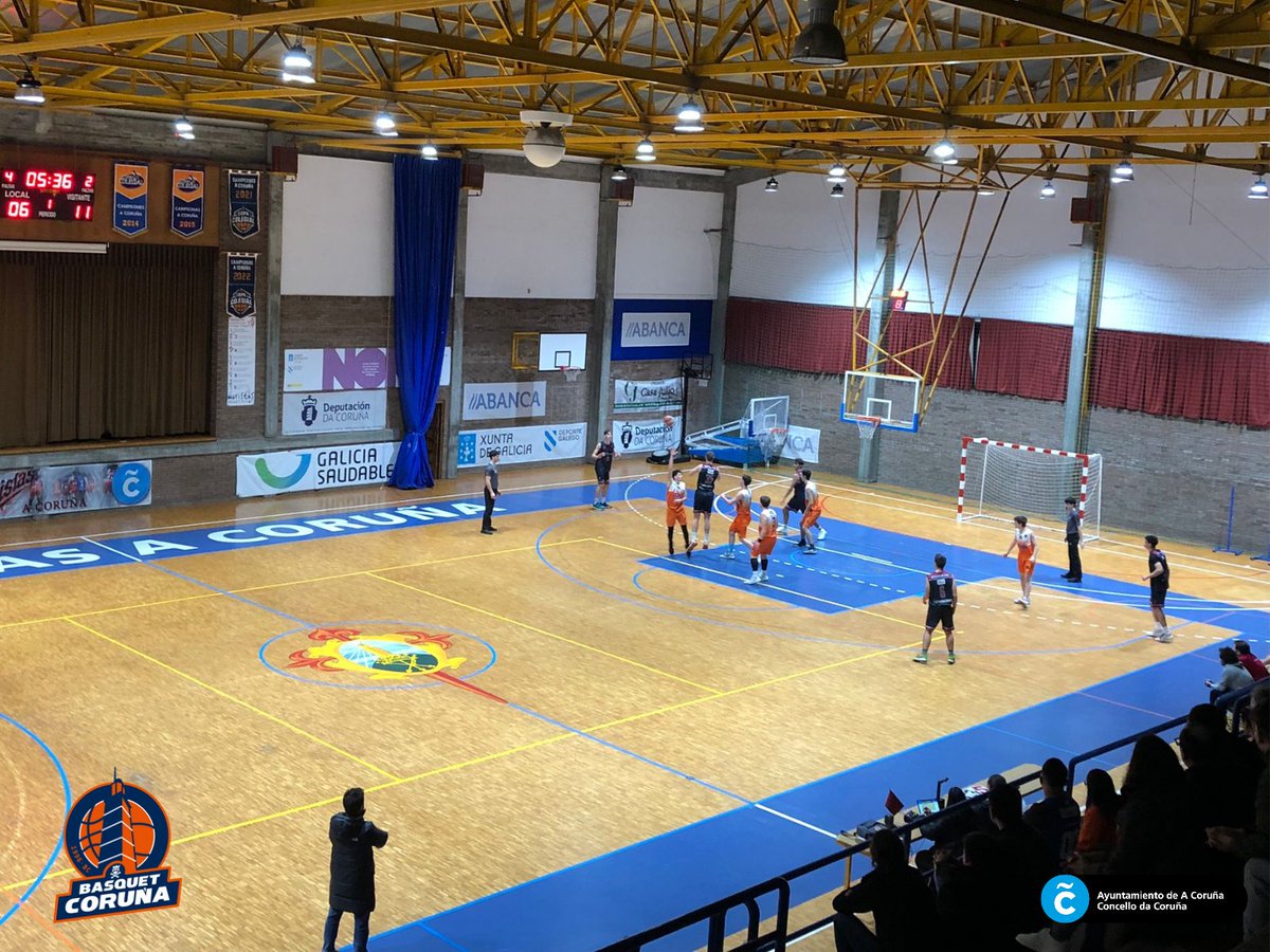 Os nosos Júniors de 1ª división do “Básquet Coruña U18” debutan en liga fronte a Obradoiro. Este encontro non sería posible sen a colaboración dos nosos amigos de <a href="/MaristasCoruna/">Club Maristas Coruña</a> que cederonnos a sus instalación por condensación no Ventorrillo! Eternamente agradecidos! 🧡🏀❤️
