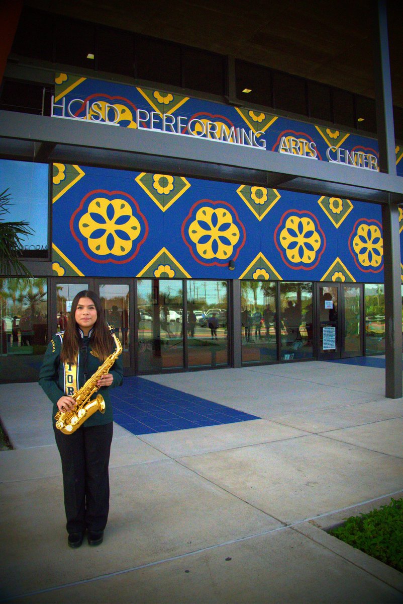 rmsgatorband's tweet photo. Congratulations to Eugenia Flores, 8th grade alto saxophone, for earning a chair in the All-Region Band and putting on an amazing performance this weekend. Way to represent RMS and our Mighty Gator Band! 🐊🎉🎶

@resaca_gators https://t.co/GdZ7zvh6G6