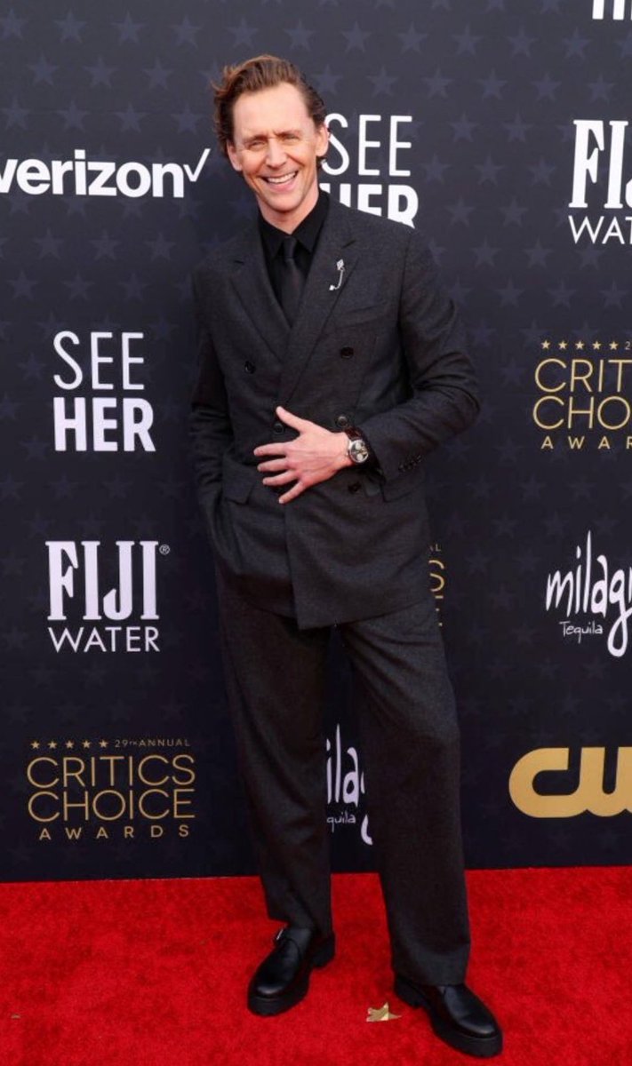 KatiaCO13's tweet photo. Siempre tendrás un lugar especial en mi corazón, Tom Hiddleston ❤️
#CriticsChoiceAwards https://t.co/YvZsD6prt9