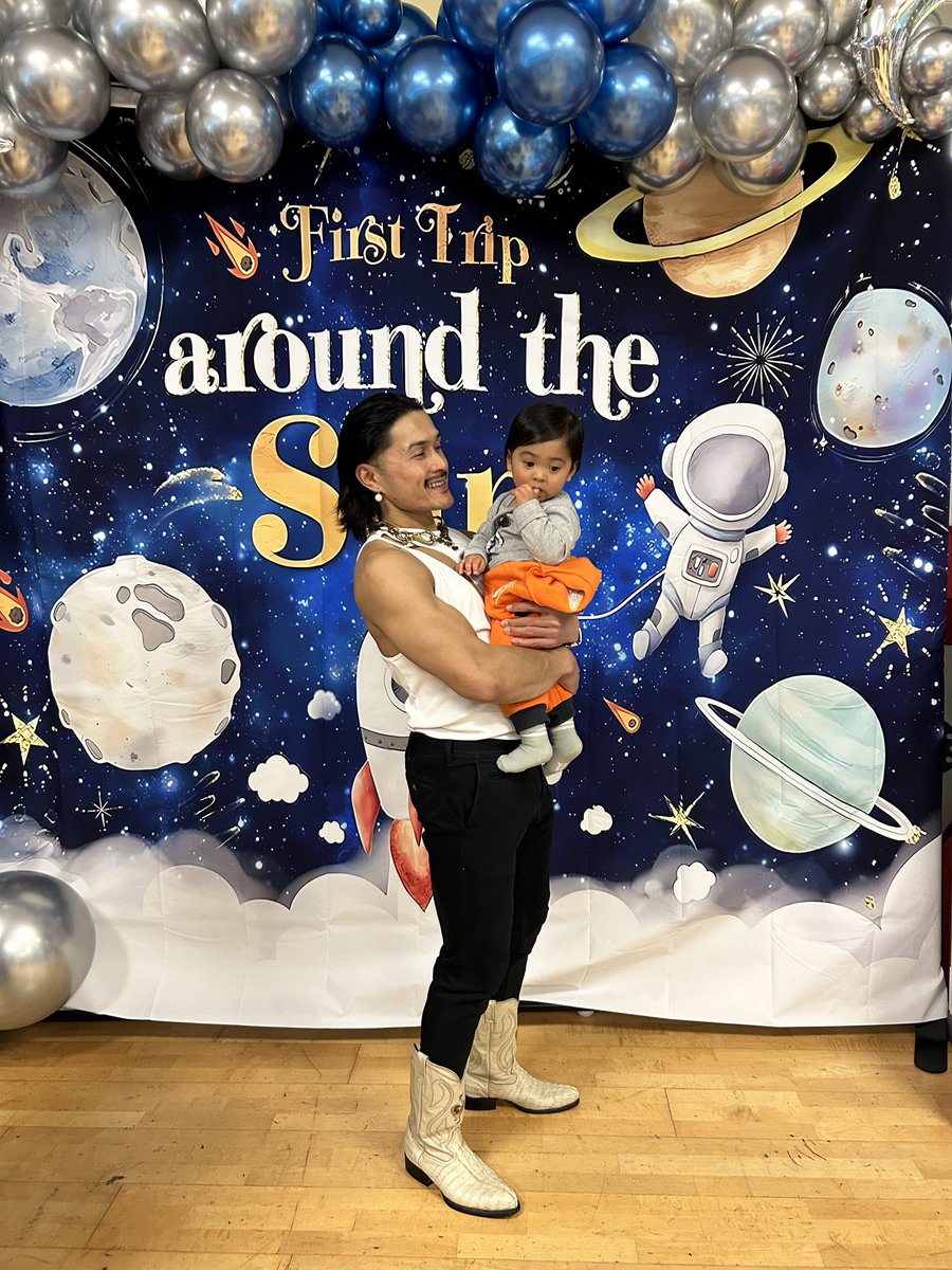 Cleophacktra's tweet photo. Astro-Kam! ���💙🚀💫 https://t.co/qCM2ipA49x