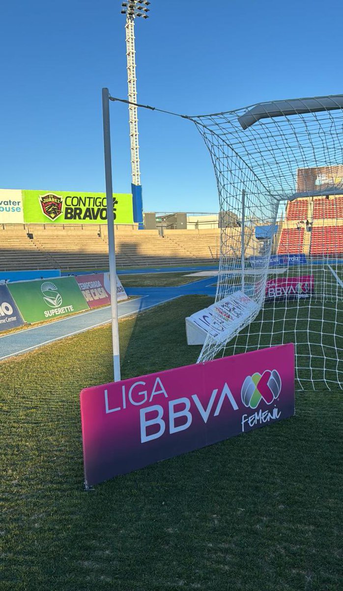 Eunicemtz17's tweet image. Estamos de vuelta en la @LigaBBVAFemenil para el #Bravas vs #Chivas ✨