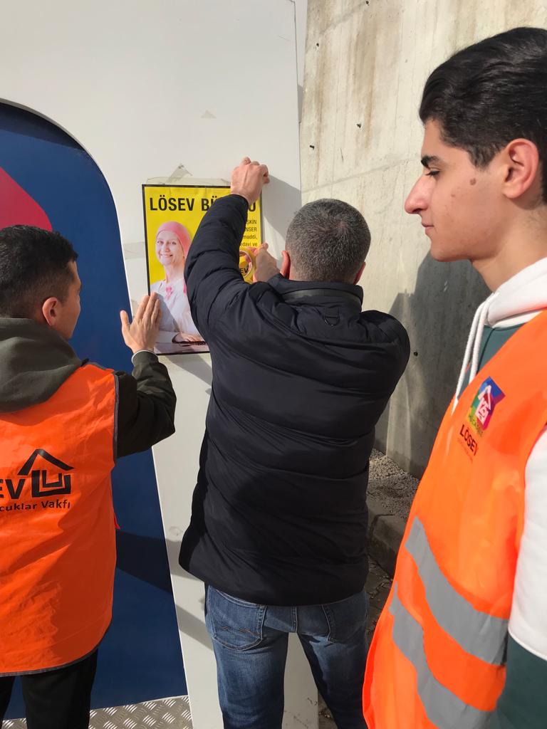 hatip_ykk's tweet photo. Bugün aramıza yeni katılan gönülü arkadaşlarımızla beraber saha çalişmasi yapmış bulunmaktayız 🧡

@ustunezer 
@hulya_unver 
@losev1998 
@zilan_has https://t.co/M264sQEfli