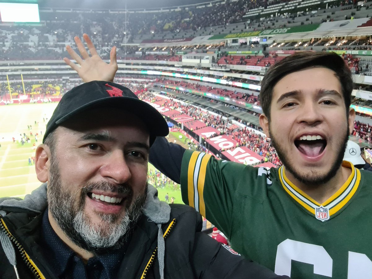 FriscioniMiguel's tweet photo. #TuPaseCompleto Go Packers! https://t.co/yxaiNbzp1A