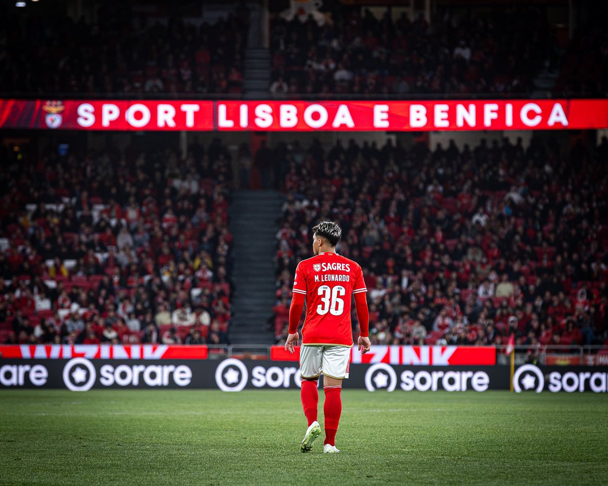 NOITE ESPECIAL ✨
Muito feliz pela minha estreia, e por marcar meu primeiro gol com esta camisa, uma sensação inexplicável que ficará pra sempre na minha memória,obrigado equipa e adeptos pelo apoio do início ao fim, vocês são incríveis.
“É só o começo” ❤️🤍 🦅 

DEUS!🙏🏻