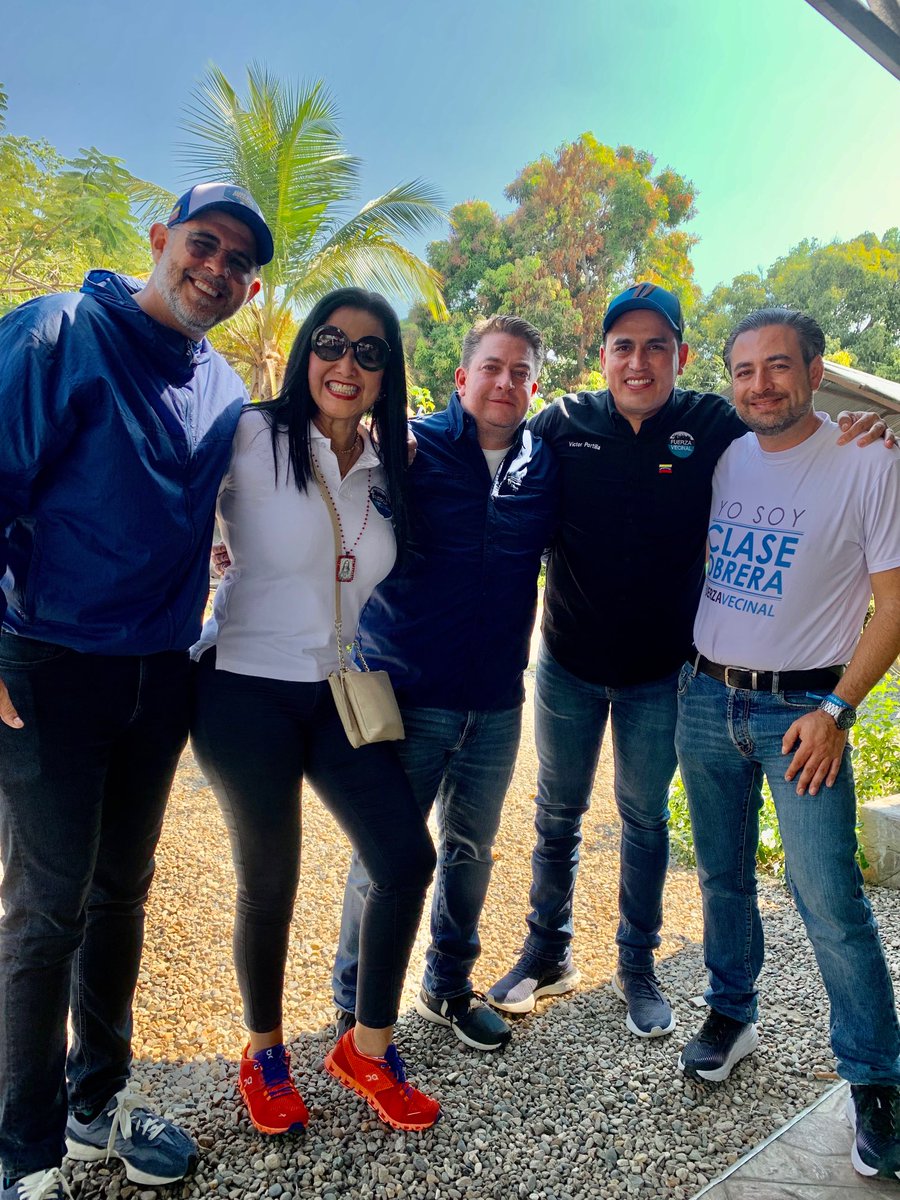 tibivelasquez's tweet photo. En Fuerza Vecinal Iniciamos este  2024 recorriendo Barinas y Carabobo seguiremos recorriendo el país nuestro compromiso es con la gente con el ciudadano con los vecinos hoy más q nunca nos solidarizamos con nuestros hermanos venezolanos por eso exigimos #SalariosdignosYA https://t.co/xwtfi96Zz8