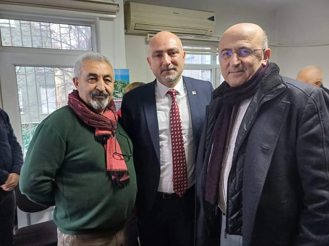 eminagaoglu's tweet photo. Artvin Kültür ve Yardımlaşma Derneğinde 13.1.2024 tarihinde başkan Adem Çiftçi ve Hopa Belediye Başkan adayı Sayın Utku Cihan ile.
Kendisini adaylığı için kutluyor, başarılar diliyorum.
#UtkuCihan #Hopa https://t.co/pwPVCyylSc