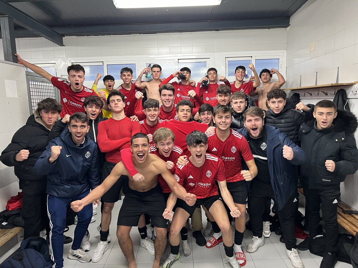 Manutorres96's tweet photo. Finalizamos bien la semana.
A por nuevos objetivos⚽️ https://t.co/CqhntstOlq