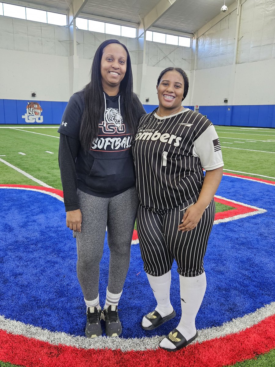 hunter_saniya's tweet photo. Thanks to Coach G @CoachG_14274 for hosting an Awesome Camp! I enjoyed myself and appreciated the great feedback! Go Tigers!!!
#ThatHunterKid @07Tennessee @wcsSHSsb https://t.co/Ufg3hdDeot