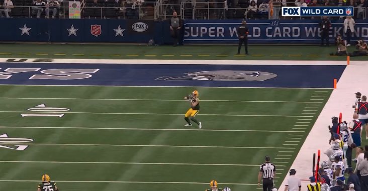 PFF's tweet photo. This seems photoshopped 😭 https://t.co/7OtvurXvMD