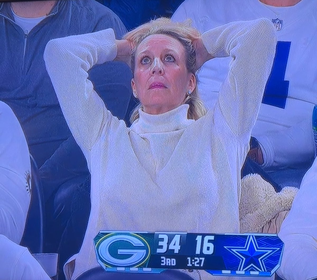 jbflywalker's tweet photo. Here's another to add to the collection #NFLPlayoffs #Packers #Cowboys https://t.co/LXfTO7iP3s